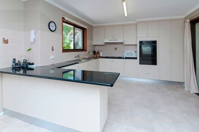 6 Brolga Court, BUNDAMBA QLD 4304, Bundamba - Thumbnail 3