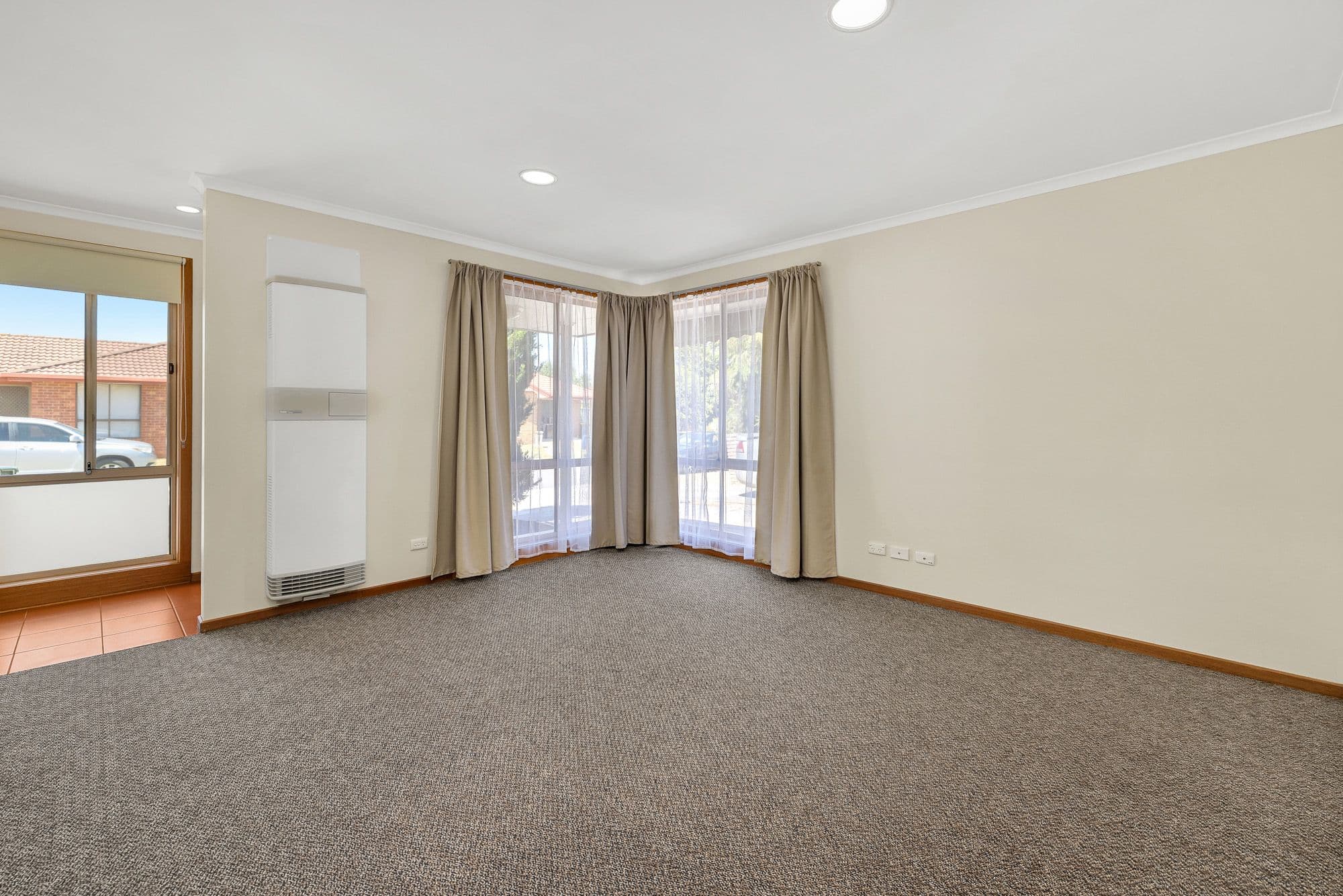 30 Silvereye Crescent, Werribee VIC 3030, Werribee - Thumbnail 2