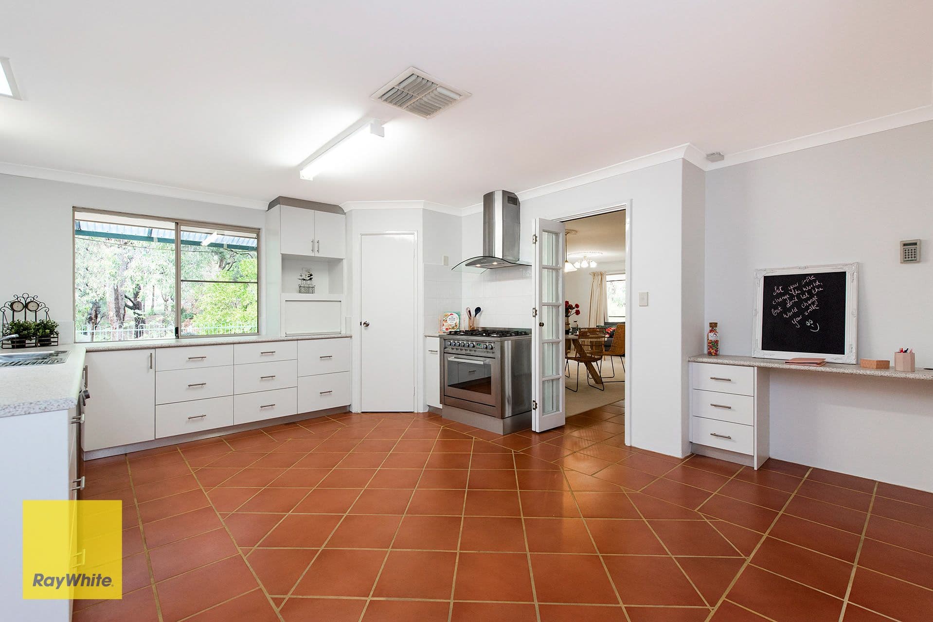 12 Preece Court, Forrestfield WA 6058, Forrestfield - Thumbnail 3