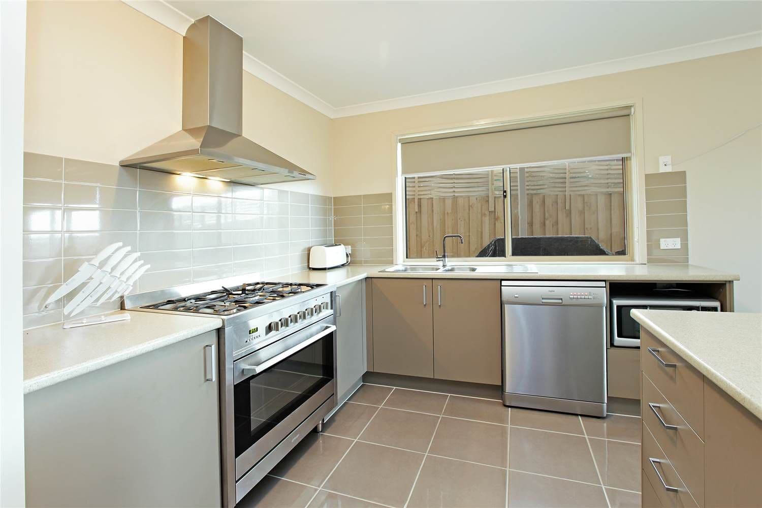 4 Viogner Place, WAURN PONDS VIC 3216, Waurn Ponds - Thumbnail 4