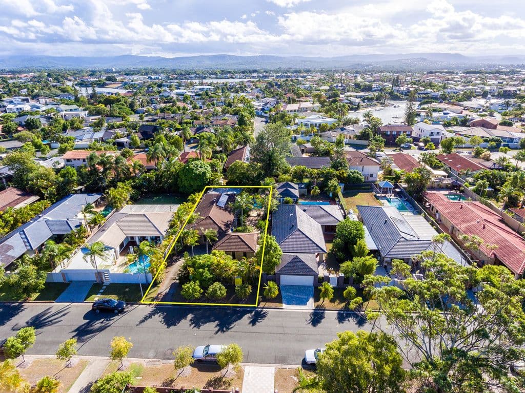 21 McIlwraith Avenue, Sorrento QLD 4217, Sorrento - Thumbnail 2