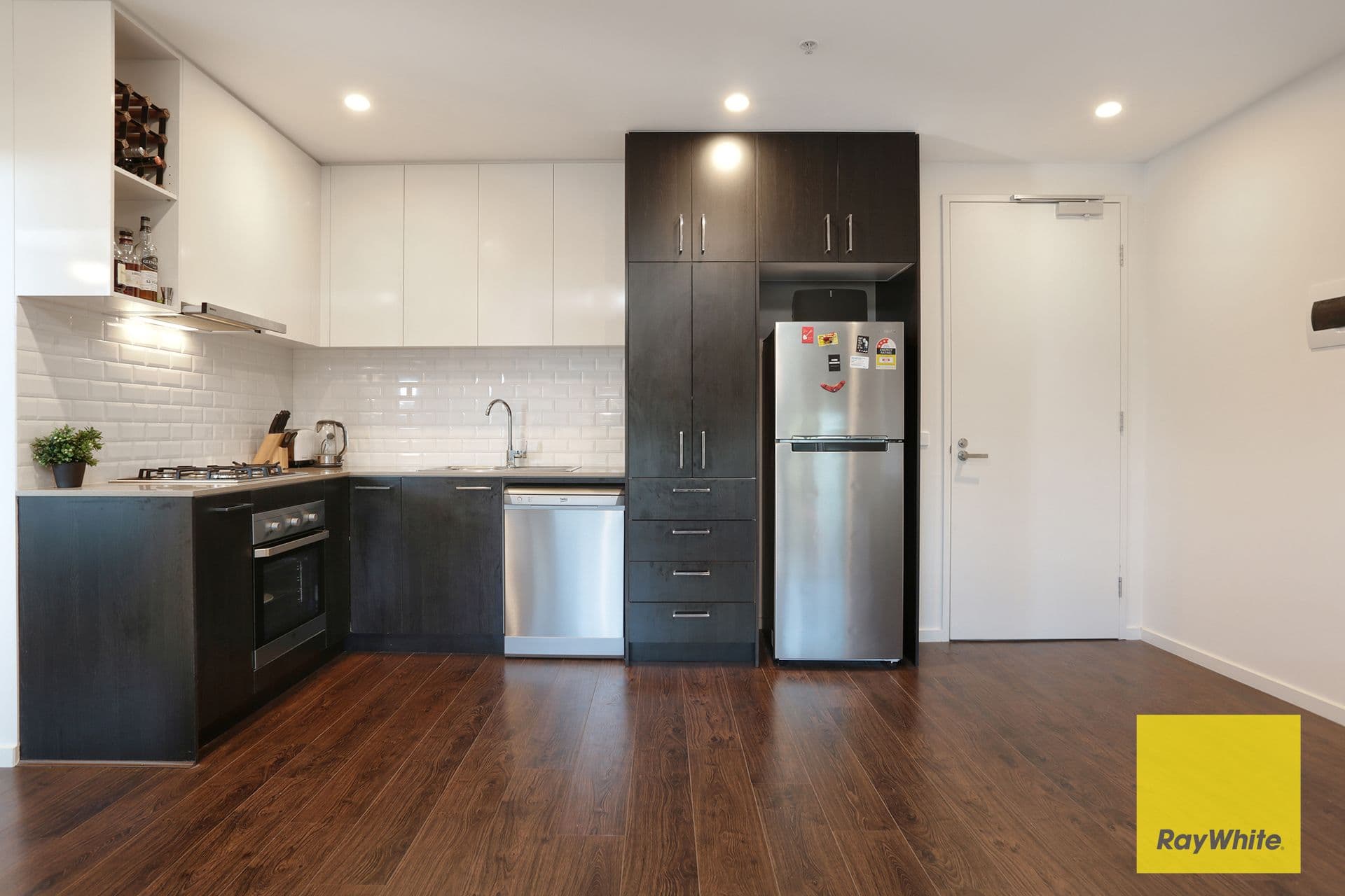 18 Tribeca Drive, Point Cook VIC 3030, Point Cook - Thumbnail 3
