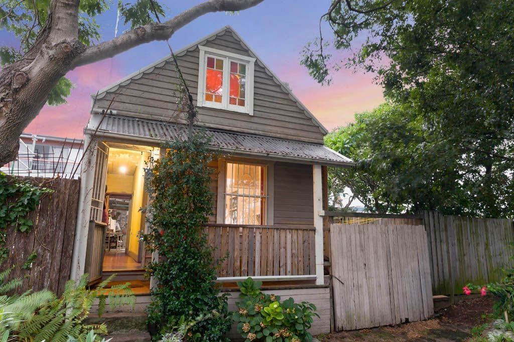 5 Susan Lane, Annandale - Image 1
