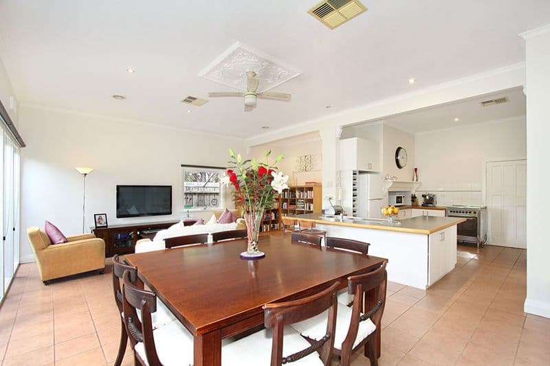 36 Taunton Avenue, OAKLEIGH SOUTH VIC 3167, Oakleigh South - Thumbnail 2