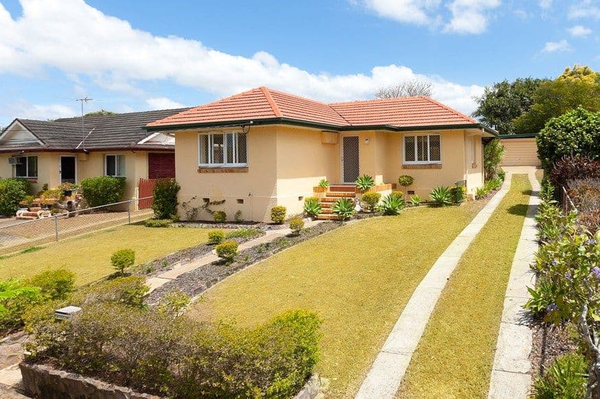 39 Sapphire Street, HOLLAND PARK QLD 4121, Holland Park - Image 1