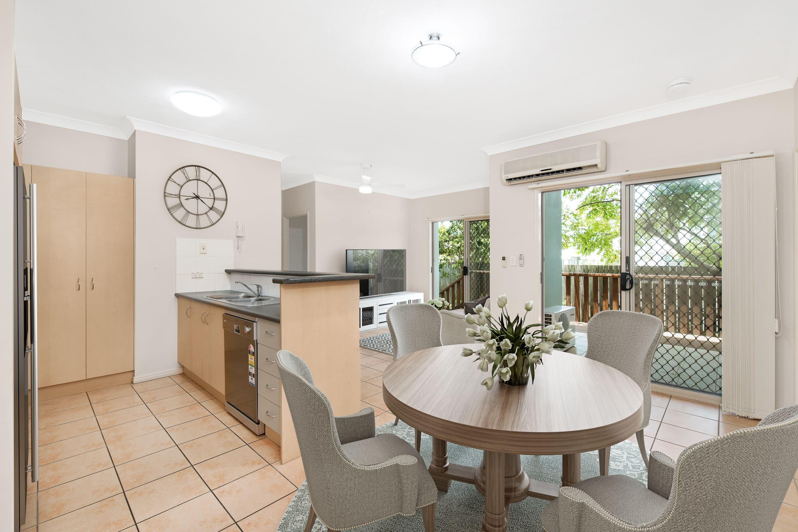 2-4 Irene Street, Redcliffe QLD 4020, Redcliffe - Thumbnail 2