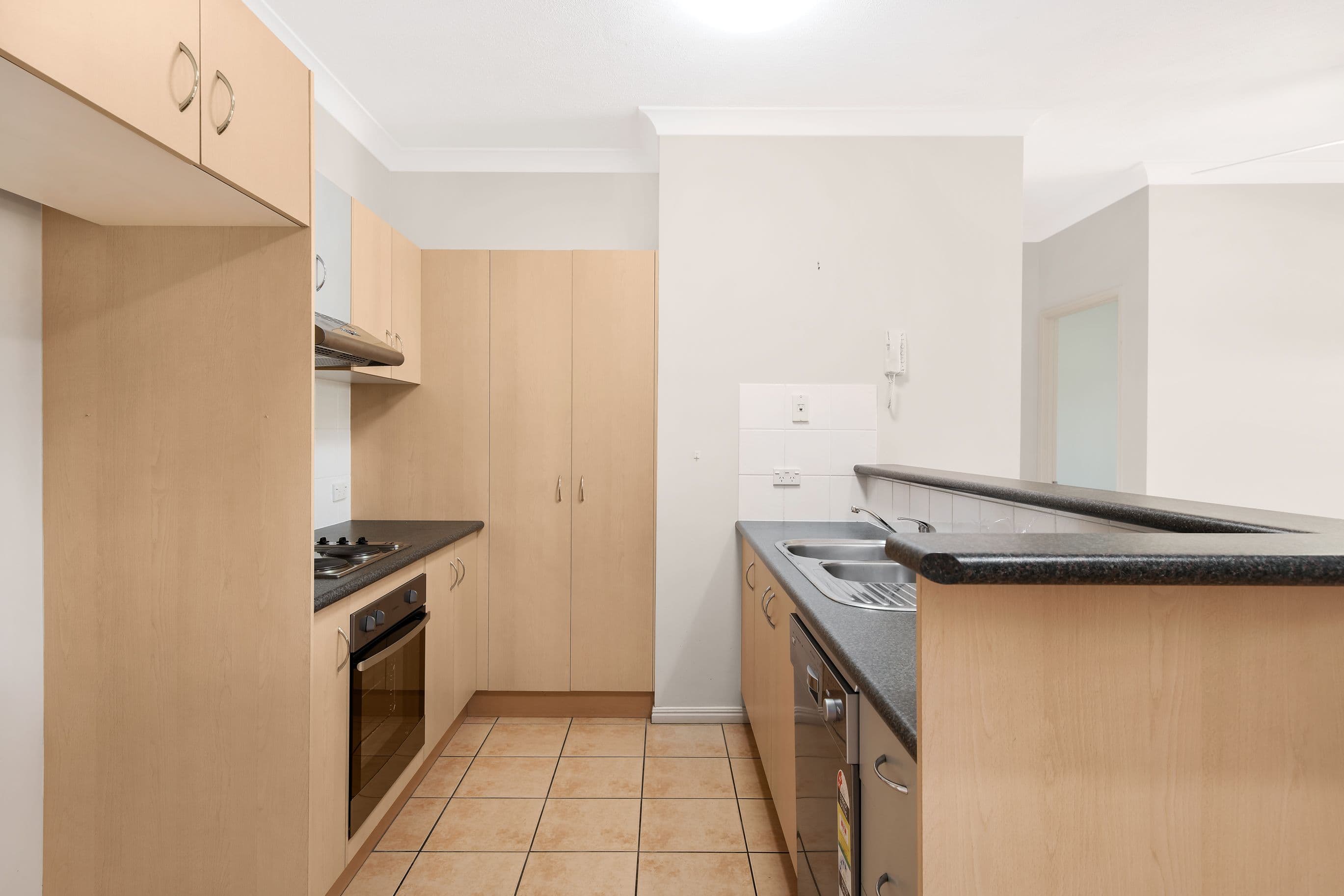 2-4 Irene Street, Redcliffe QLD 4020, Redcliffe - Thumbnail 4