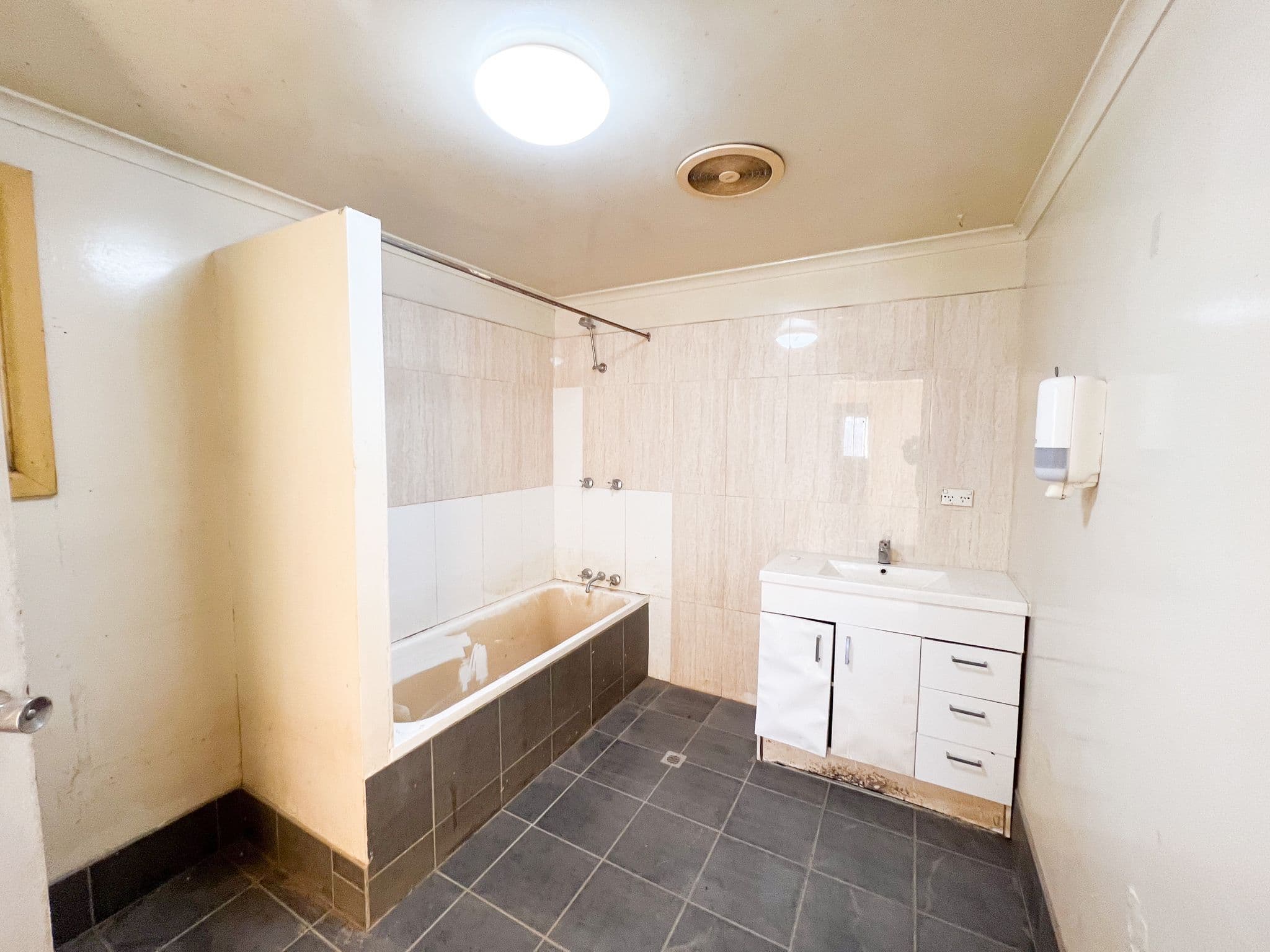 16 Ferry Street, Forbes NSW 2871, Forbes - Thumbnail 6