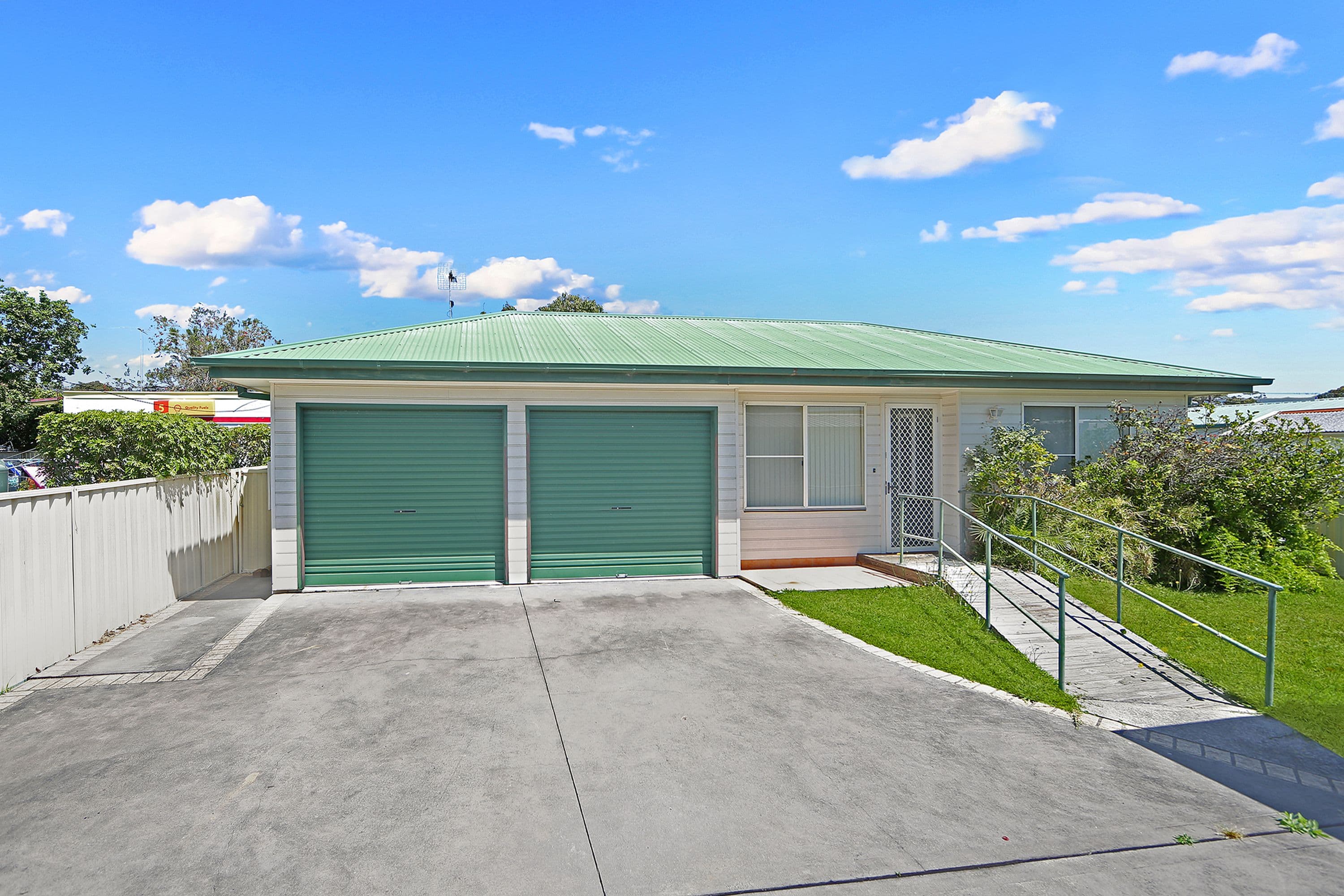 36 Kalulah Avenue, Gorokan - Image 1