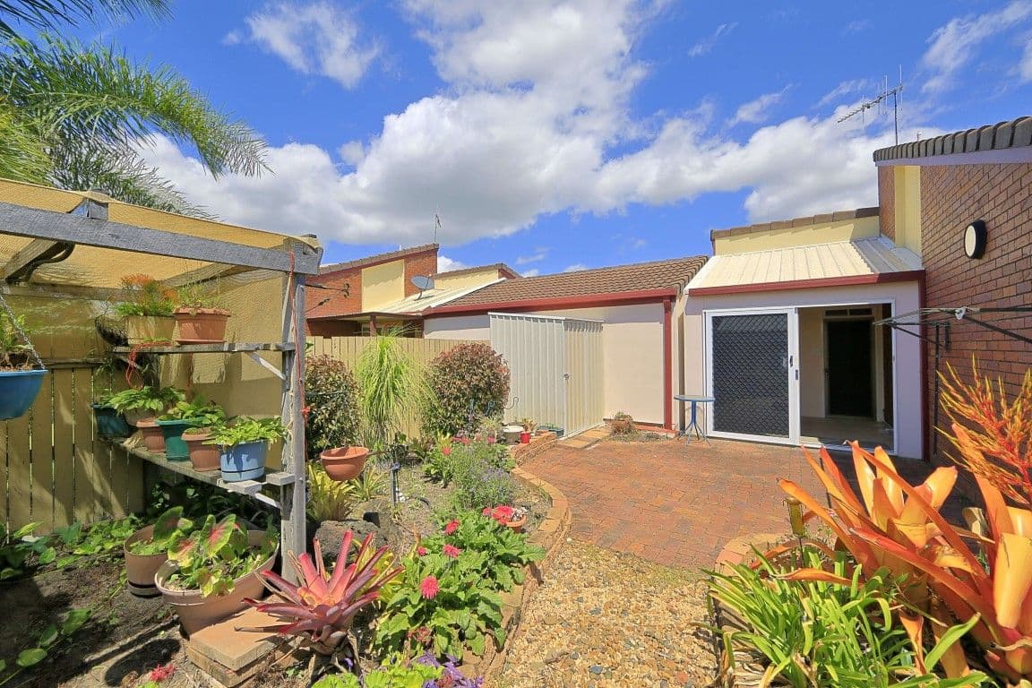 15 Thabeban Street, Avenell Heights QLD 4670, Avenell Heights - Thumbnail 3