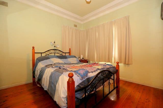 9 Meakin Crescent, Chester Hill NSW 2162, Chester Hill - Thumbnail 5