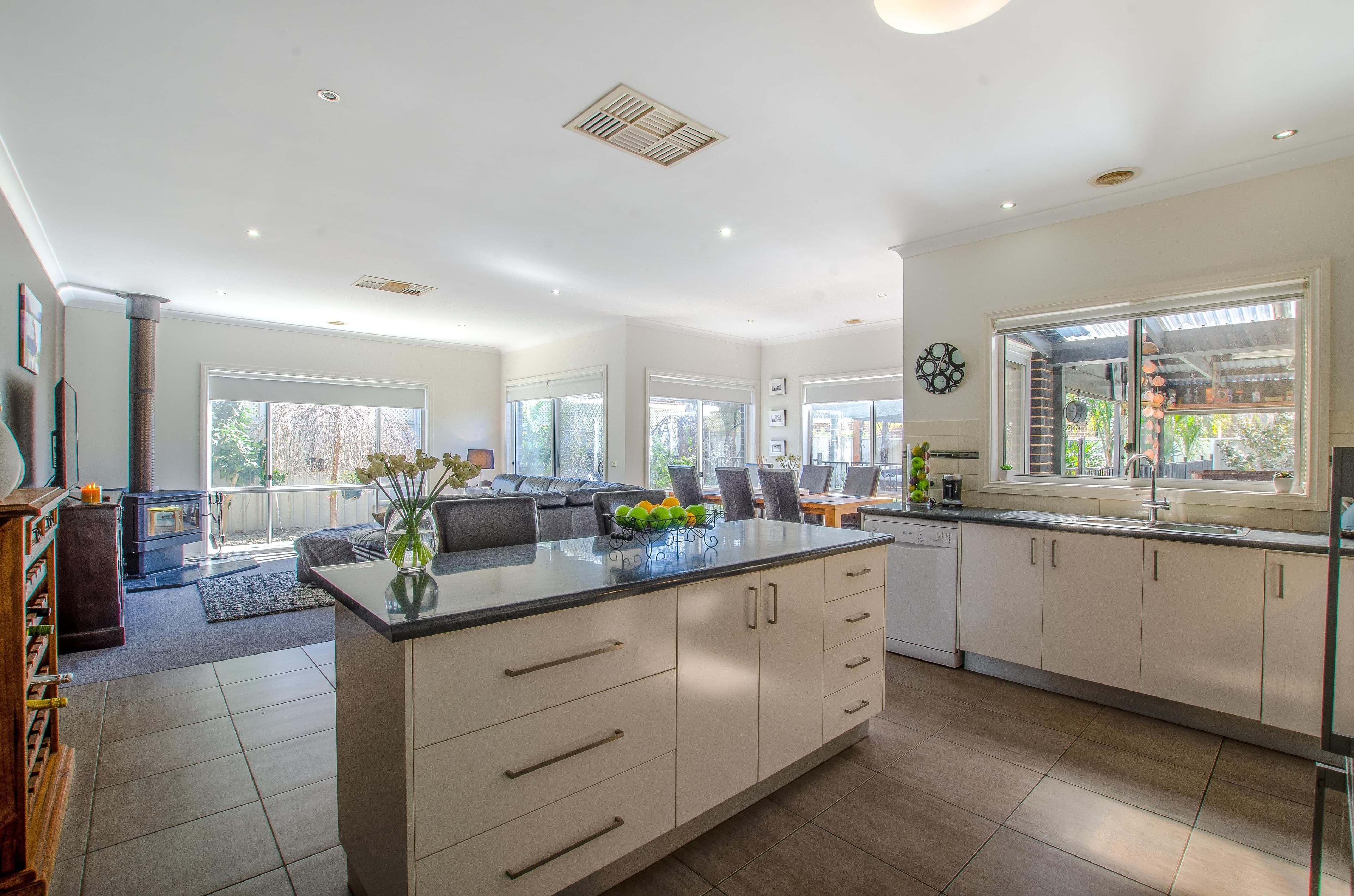 10 Kildare Avenue, Moama - Thumbnail 8