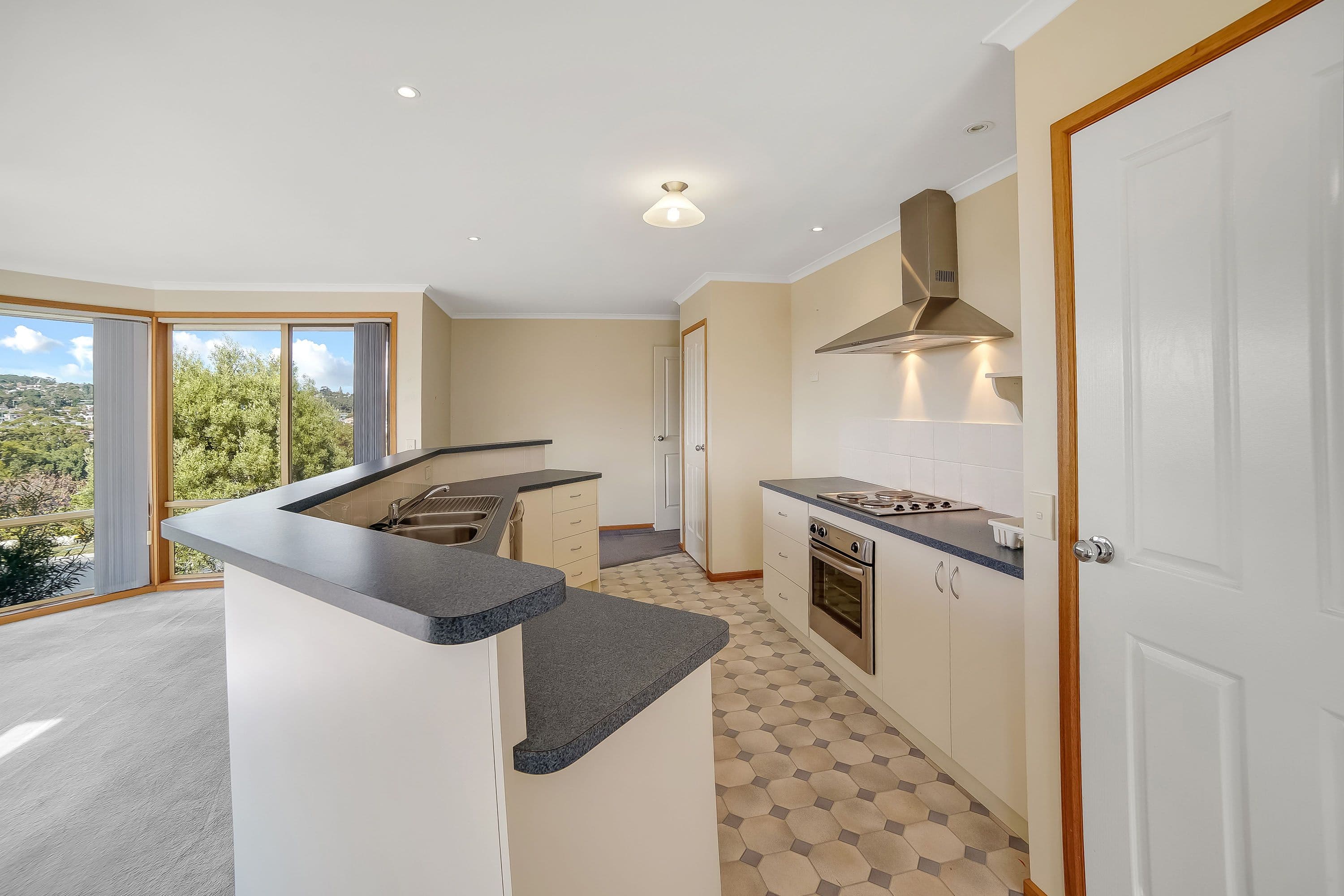 73 Willowbend Road, Kingston TAS 7050, Kingston - Thumbnail 6