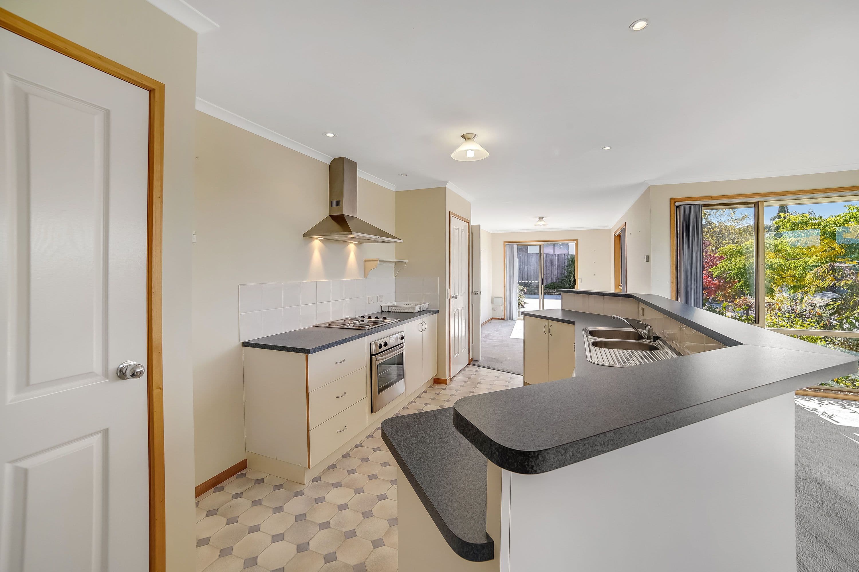 73 Willowbend Road, Kingston TAS 7050, Kingston - Thumbnail 7