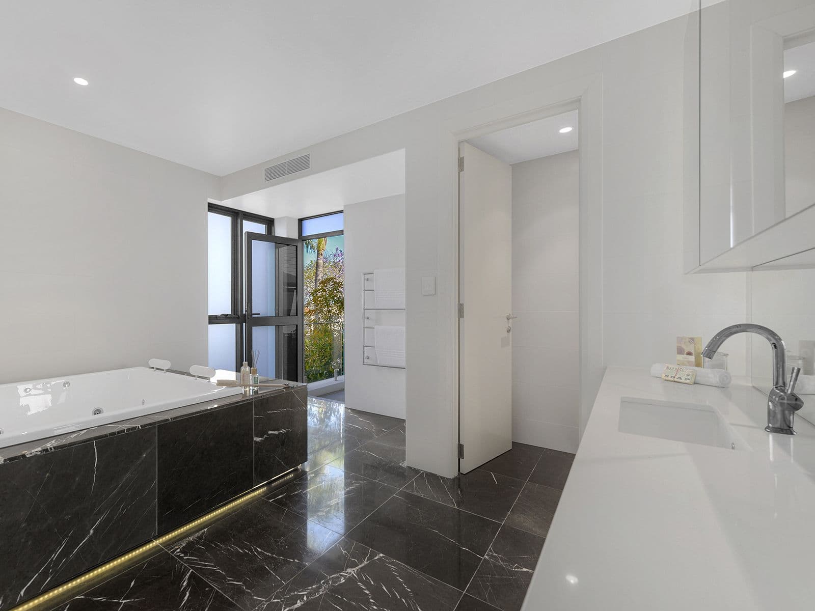22 Langside Road, Hamilton QLD 4007, Hamilton - Thumbnail 7
