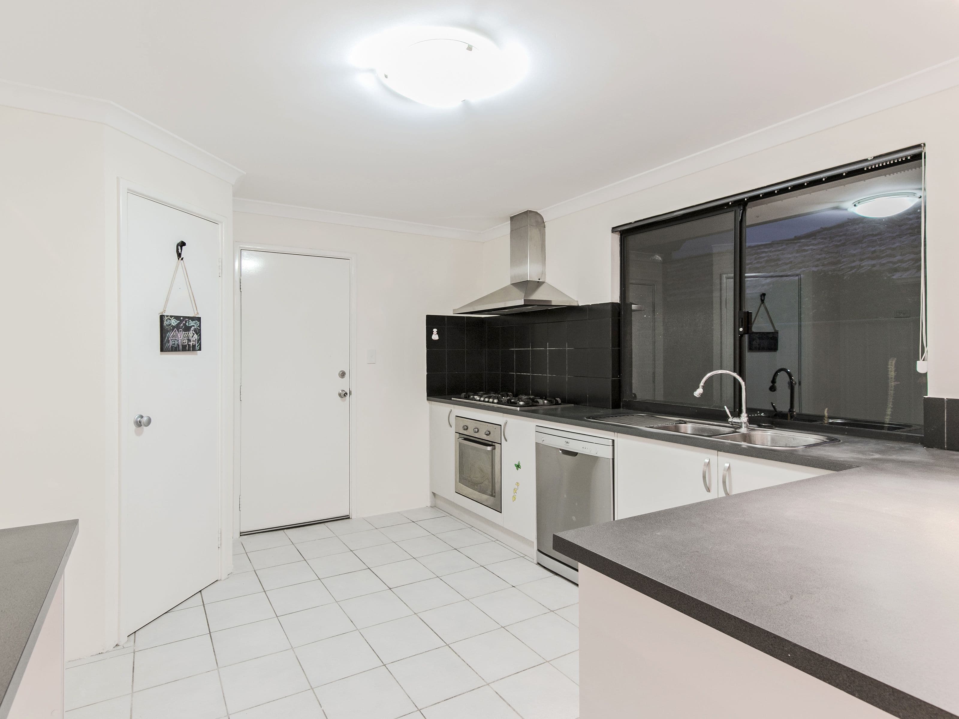 27 Kootingal Bend, Baldivis WA 6171, Baldivis - Thumbnail 4