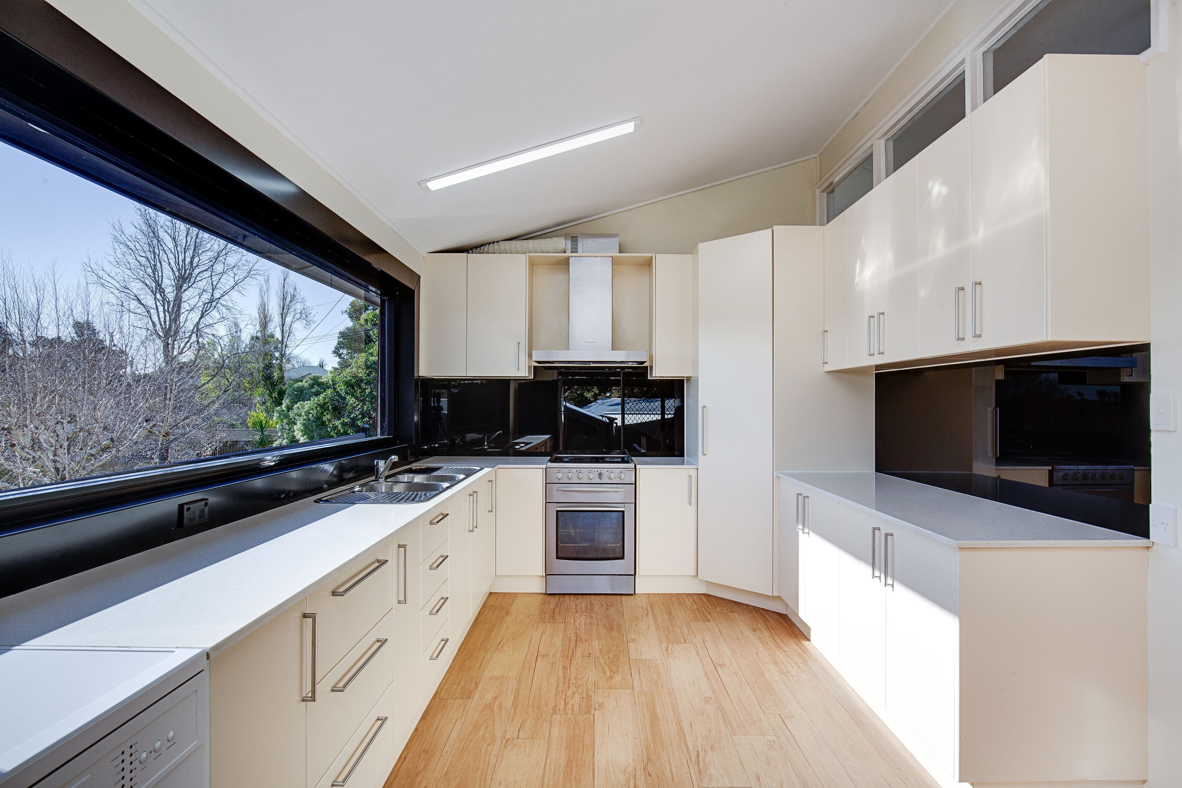 24 Bartholomew Avenue, Lobethal SA 5241, Lobethal - Image 1