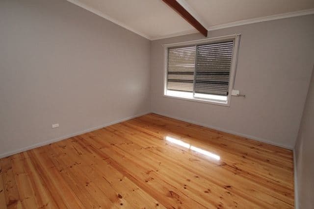 28 Guilford Street, CLARE SA 5453, Clare - Thumbnail 8