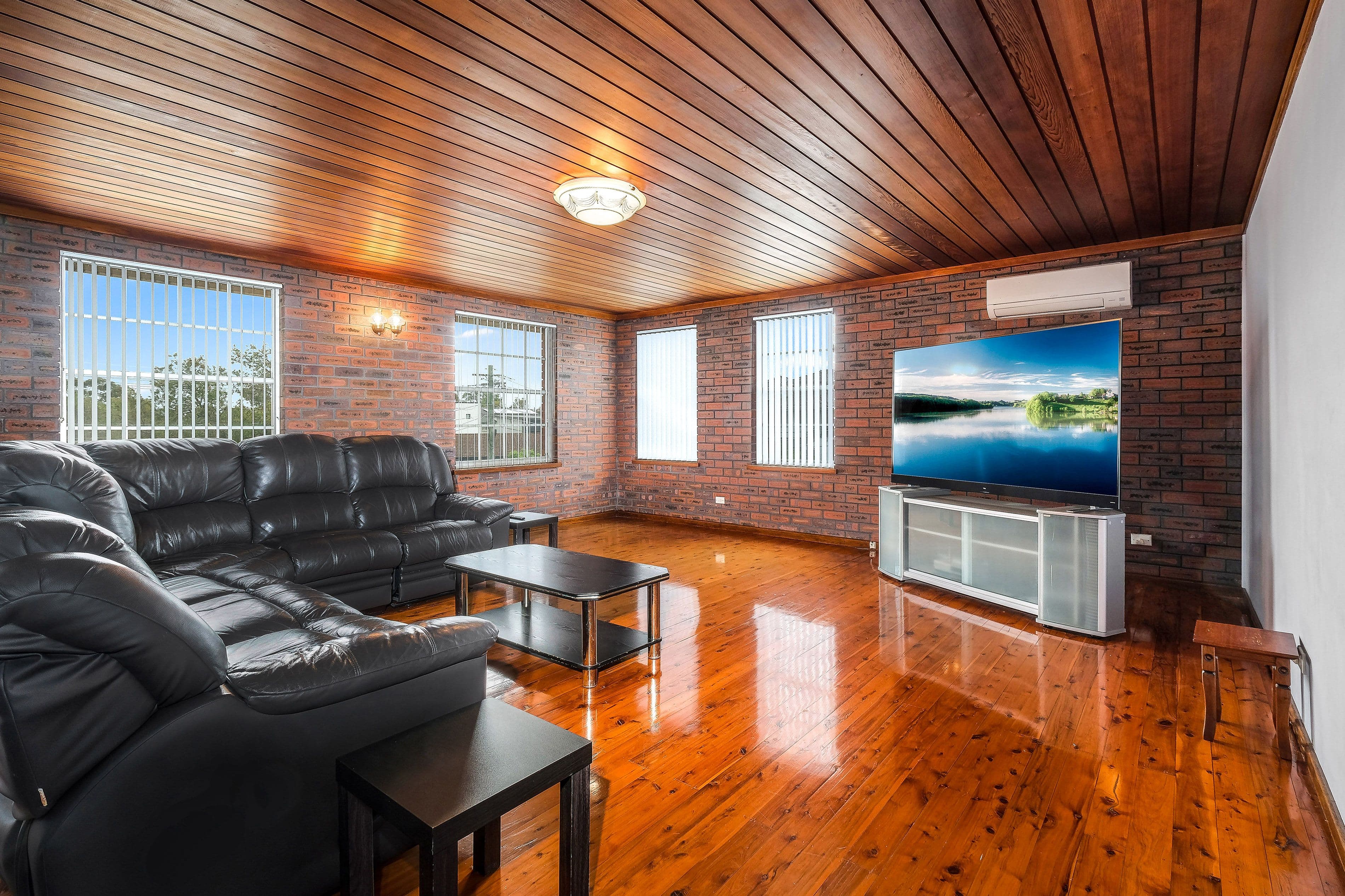 42 Kurrajong Avenue, Georges Hall NSW 2198, Georges Hall - Thumbnail 2