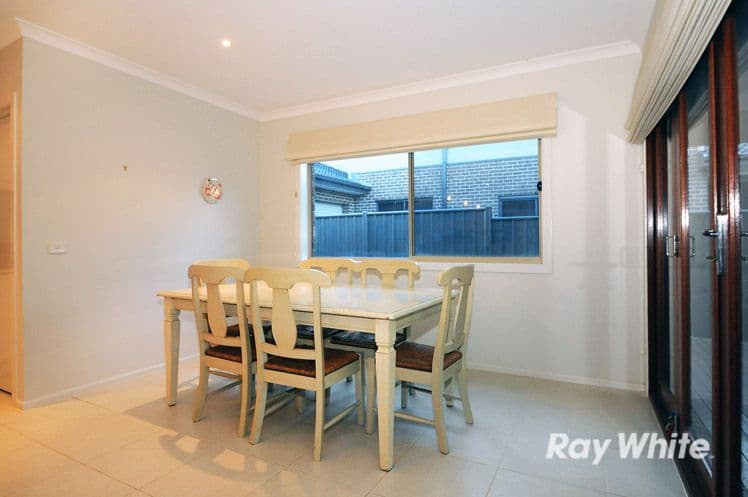 6 Aspera Place, Cranbourne North VIC 3977, Cranbourne North - Thumbnail 3