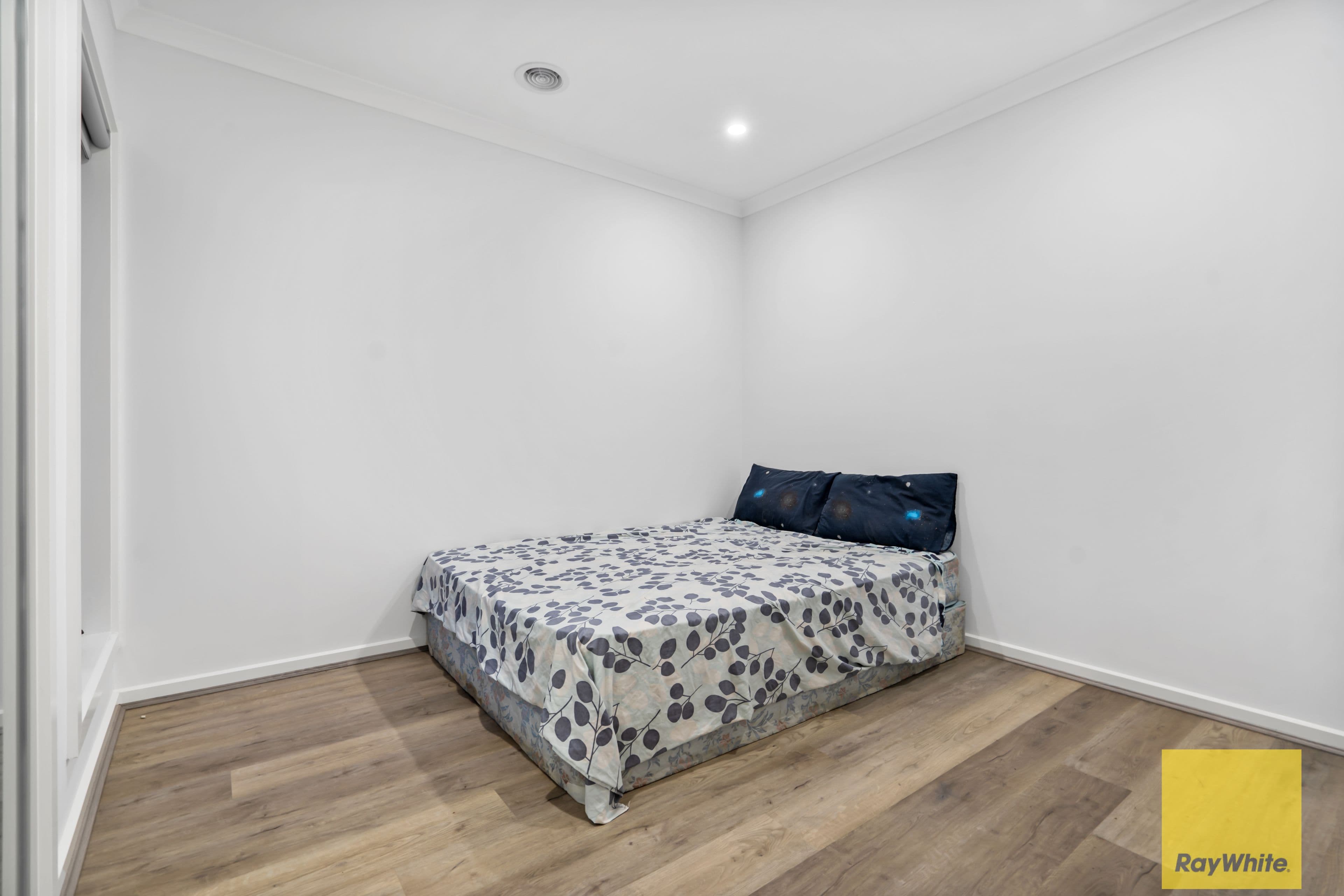 11 Sobers Drive, Rockbank VIC 3335, Rockbank - Thumbnail 5