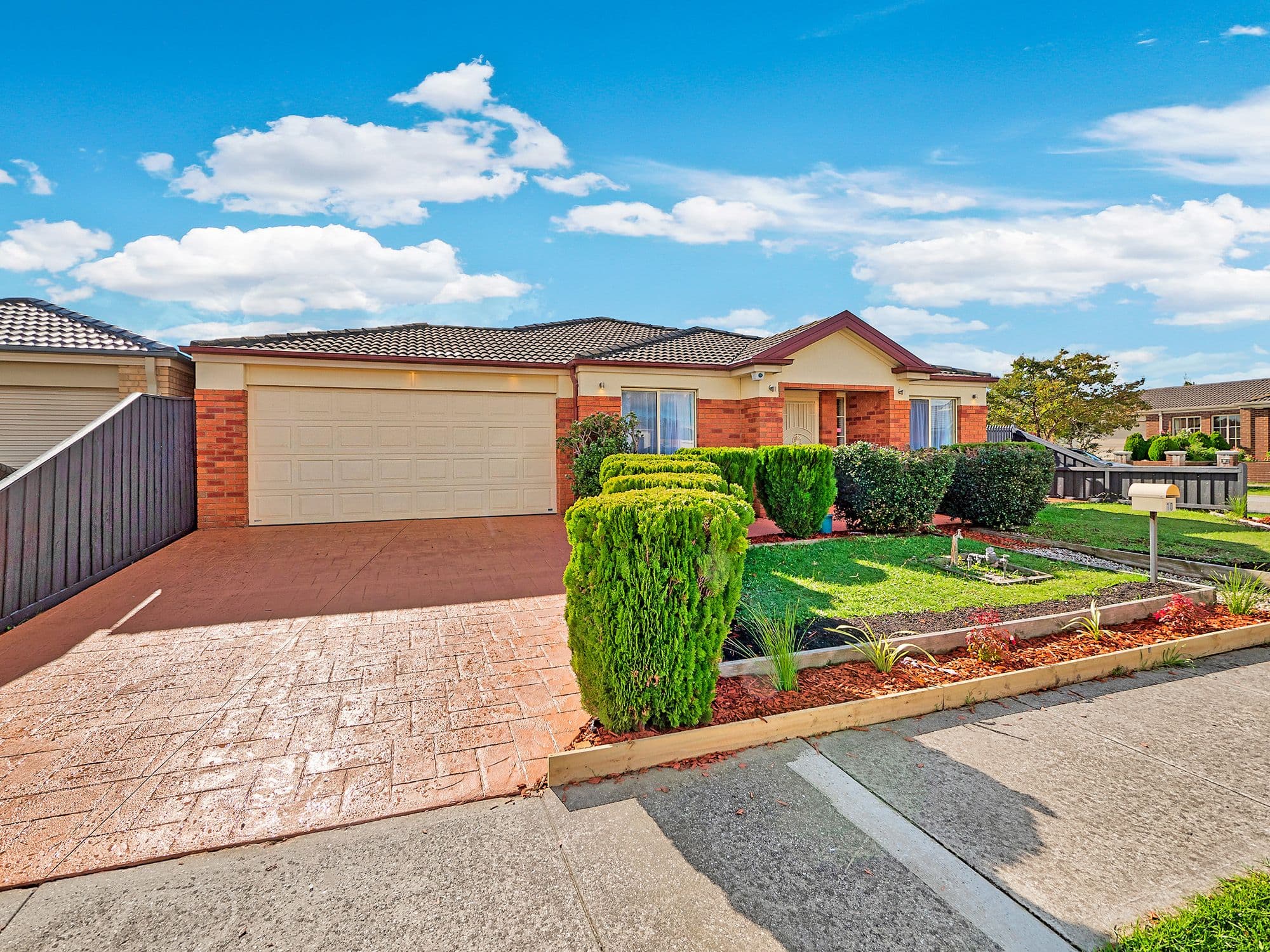 10 Robusta Avenue, Cranbourne VIC 3977, Cranbourne - Image 1