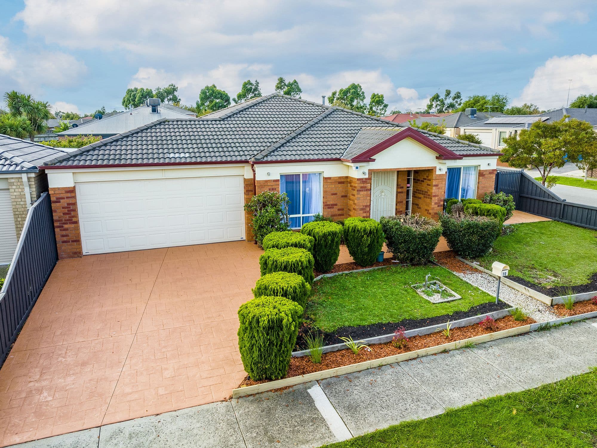 10 Robusta Avenue, Cranbourne VIC 3977, Cranbourne - Thumbnail 2