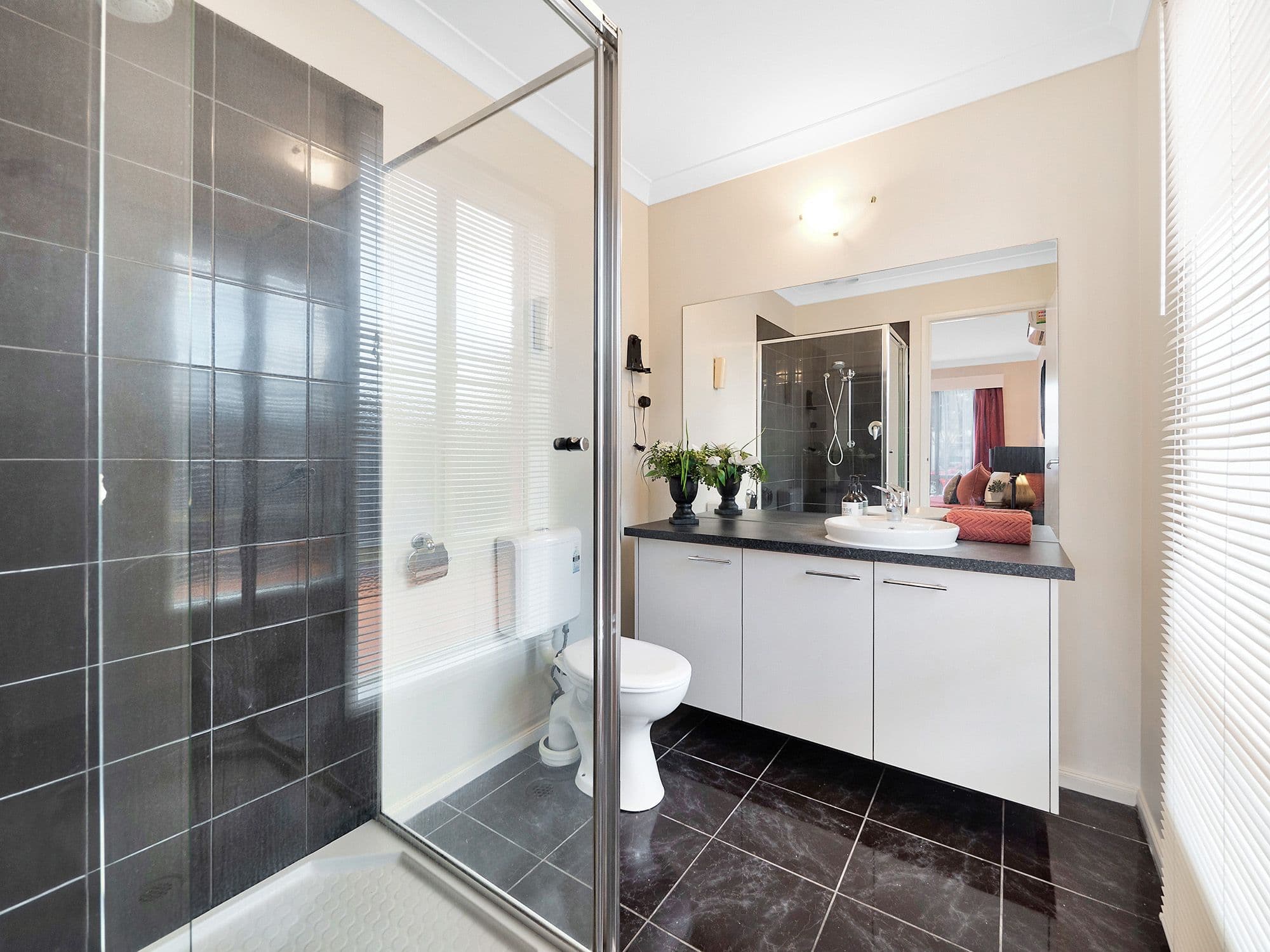 10 Robusta Avenue, Cranbourne VIC 3977, Cranbourne - Thumbnail 6