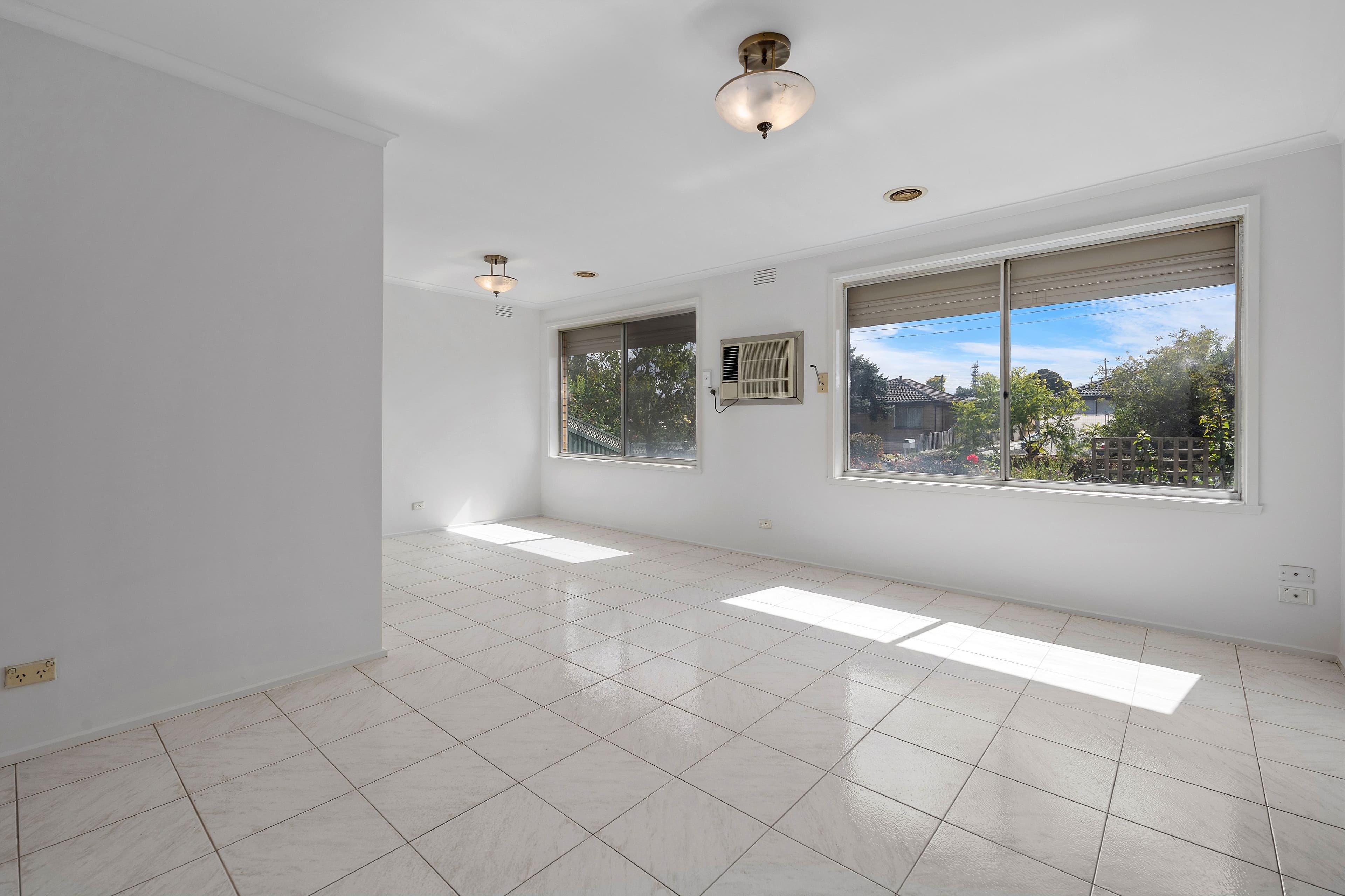 14 Canberra Grove, Lalor VIC 3075, Lalor - Thumbnail 2