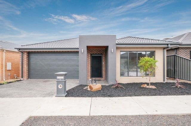 12 Viewside Crescent, CRAIGIEBURN VIC 3064, Craigieburn - Image 1