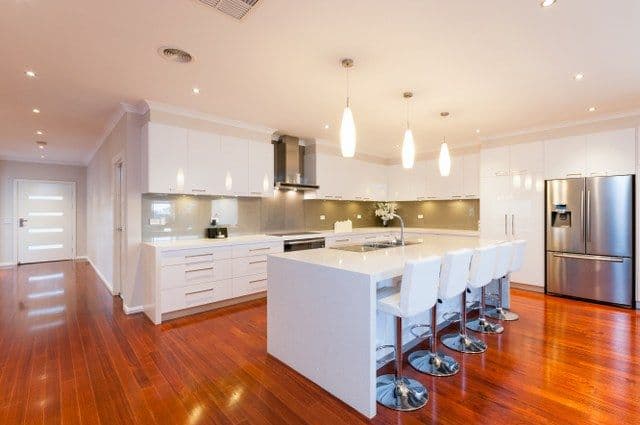 12 Viewside Crescent, CRAIGIEBURN VIC 3064, Craigieburn - Thumbnail 2