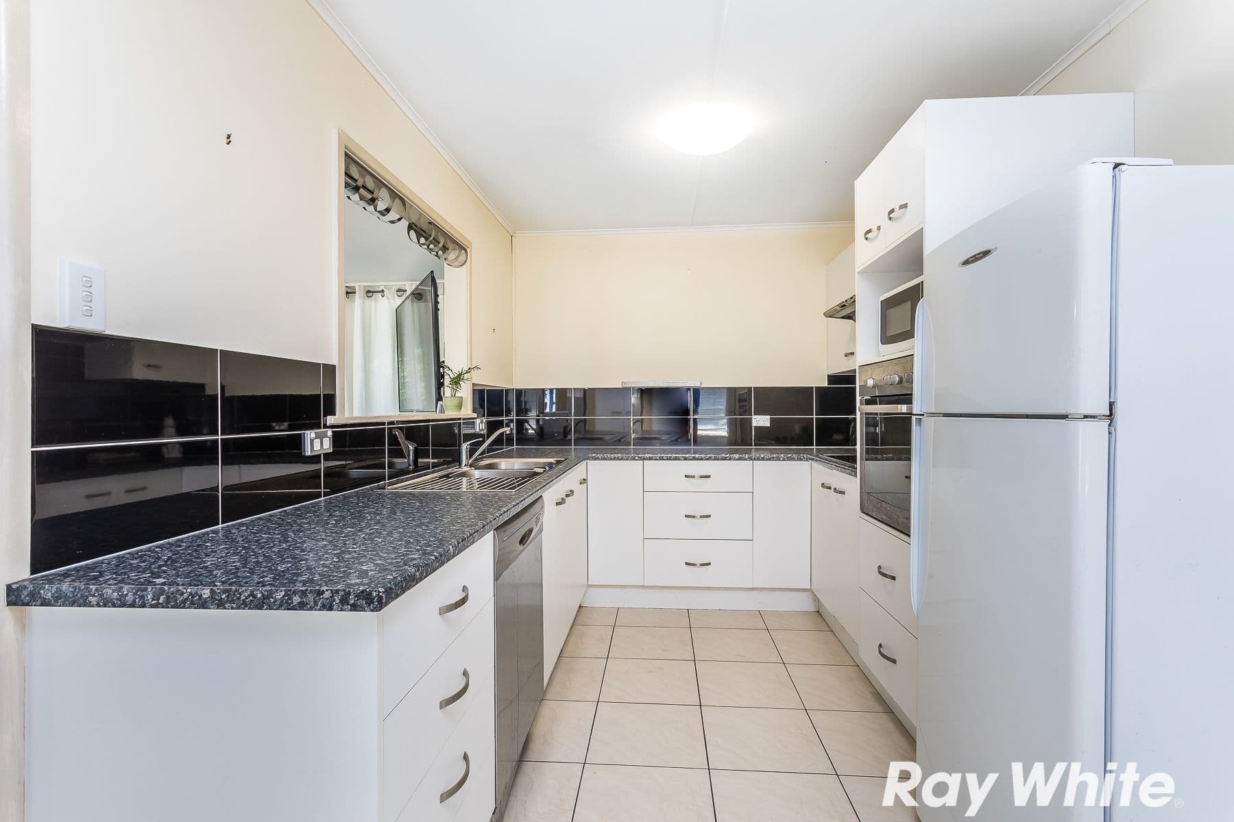 3 Loowa Street, Kallangur QLD 4503, Kallangur - Thumbnail 6