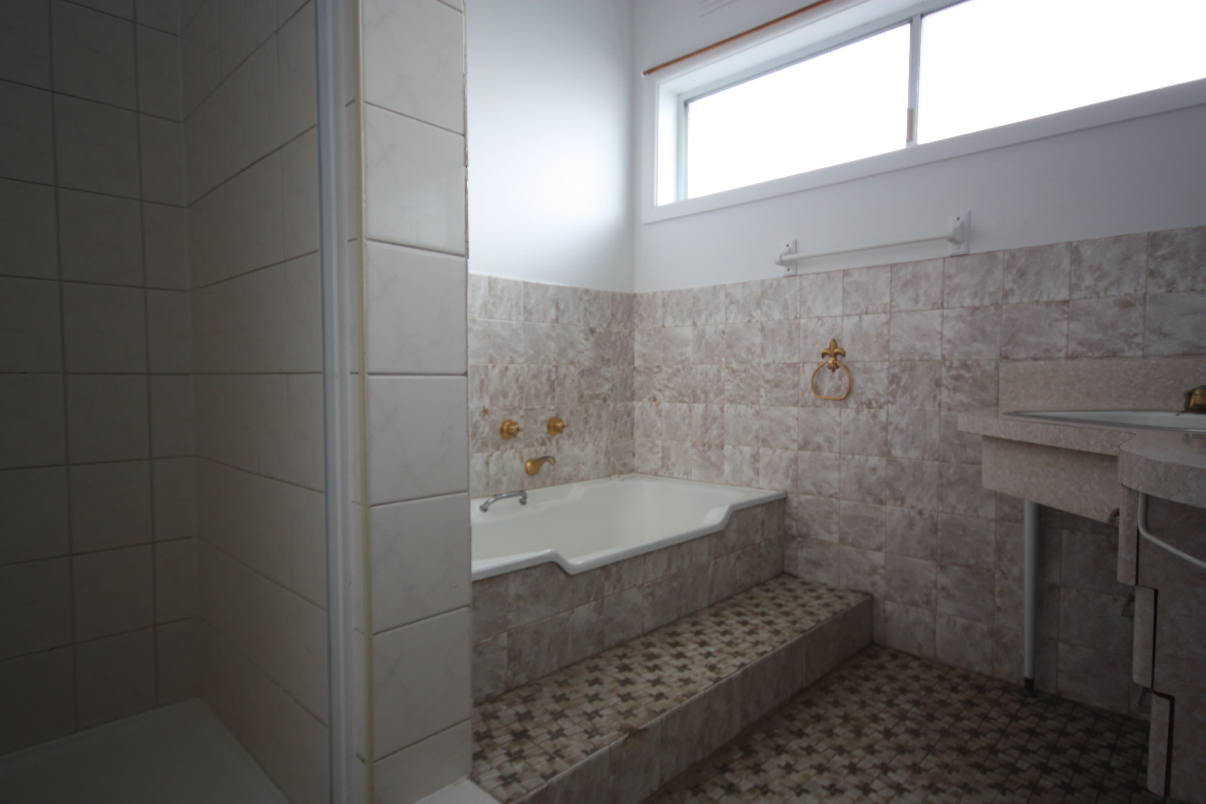 14 Monds Avenue, Benalla VIC 3672, Benalla - Thumbnail 8