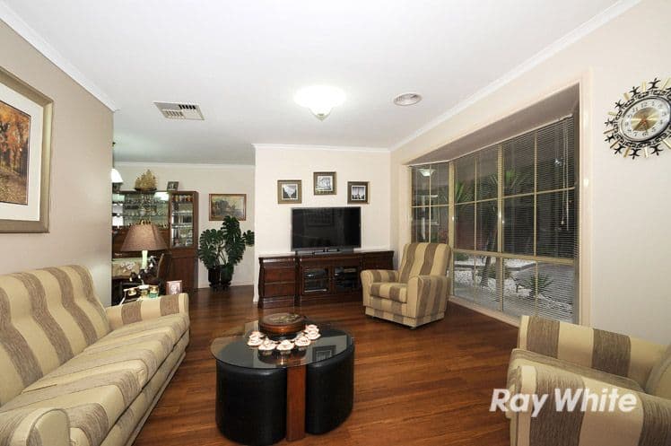 24 Forbes Avenue, Lynbrook VIC 3975, Lynbrook - Thumbnail 2