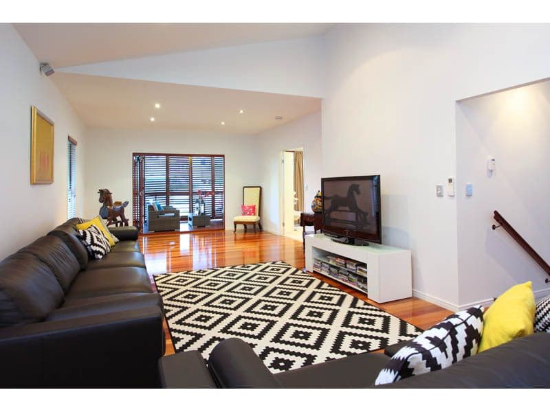9 Joan Street, NORMAN PARK QLD 4170, Norman Park - Thumbnail 3