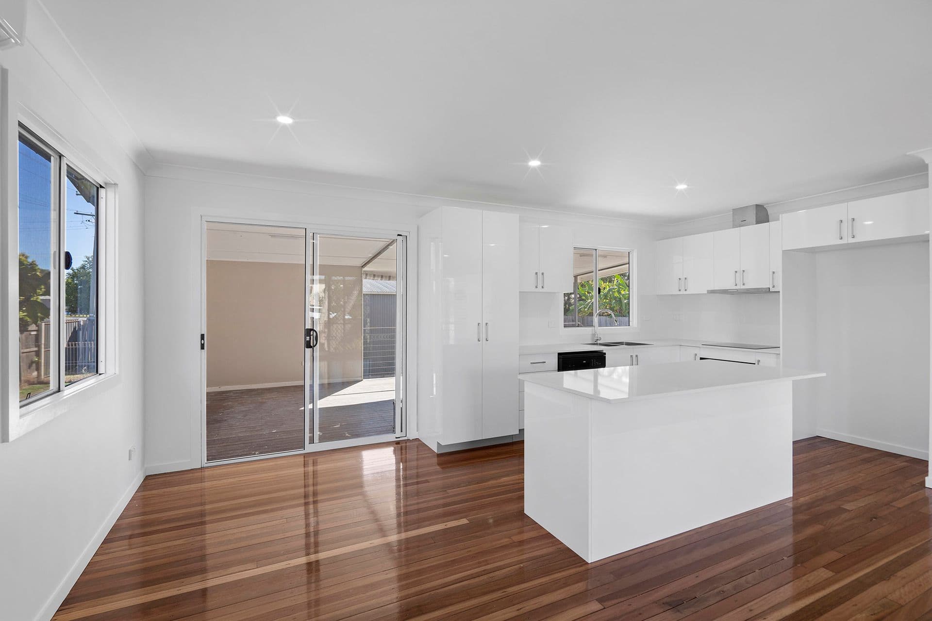 2 Lowe Street, Goodna QLD 4300, Goodna - Thumbnail 4