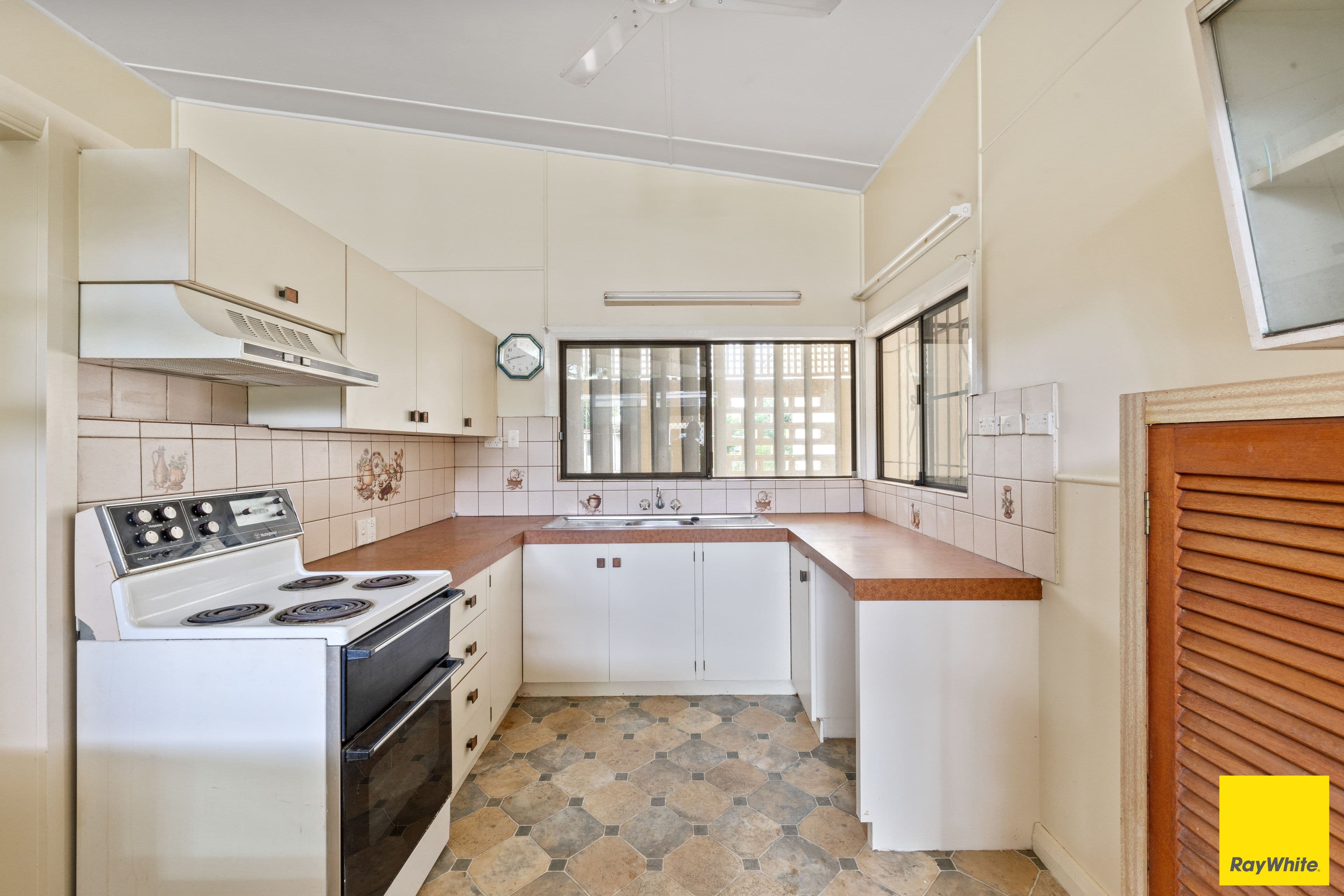 24 Pyne Street, Edge Hill QLD 4870, Edge Hill - Thumbnail 3