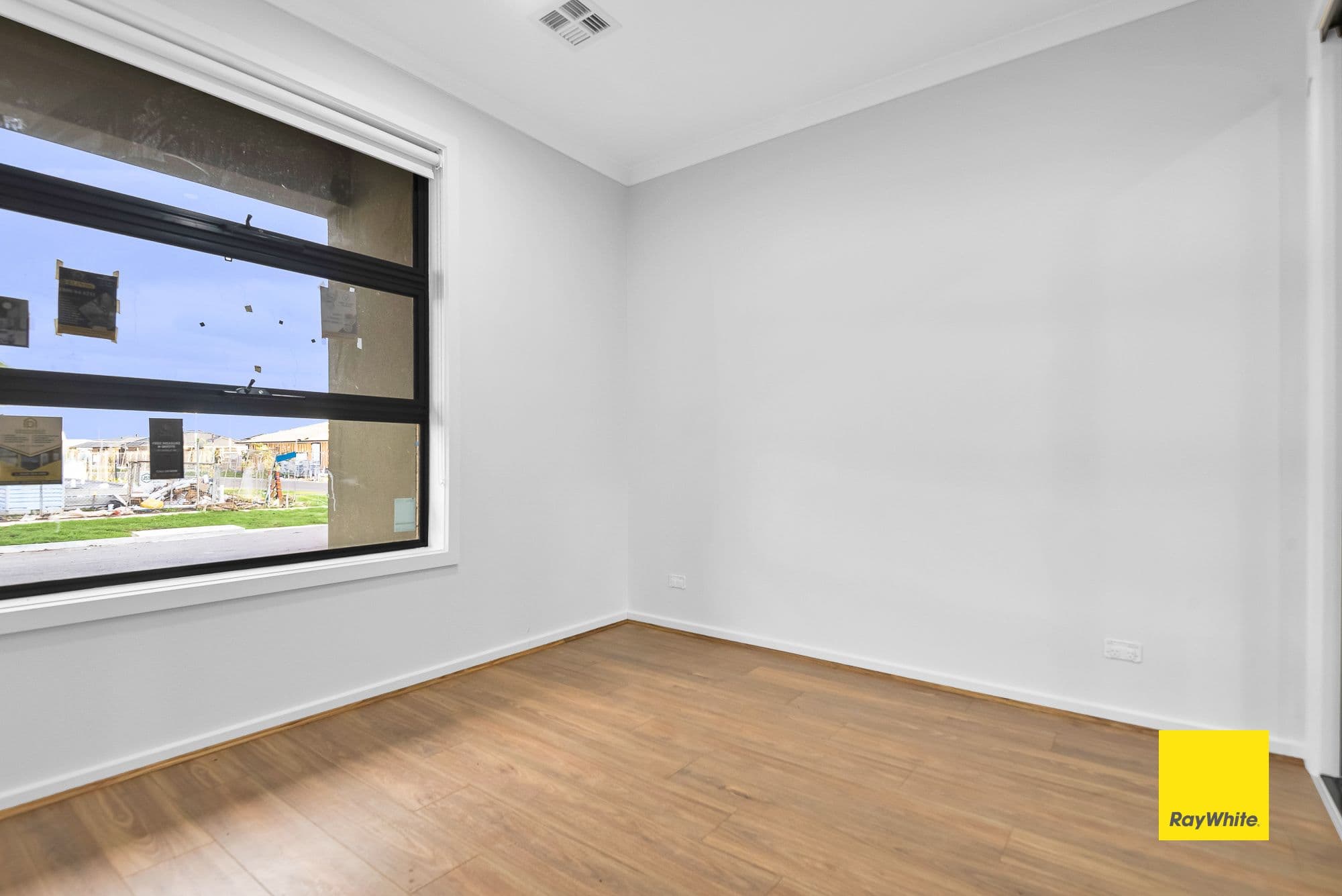 19 Manchado Street, Tarneit VIC 3029, Tarneit - Thumbnail 3