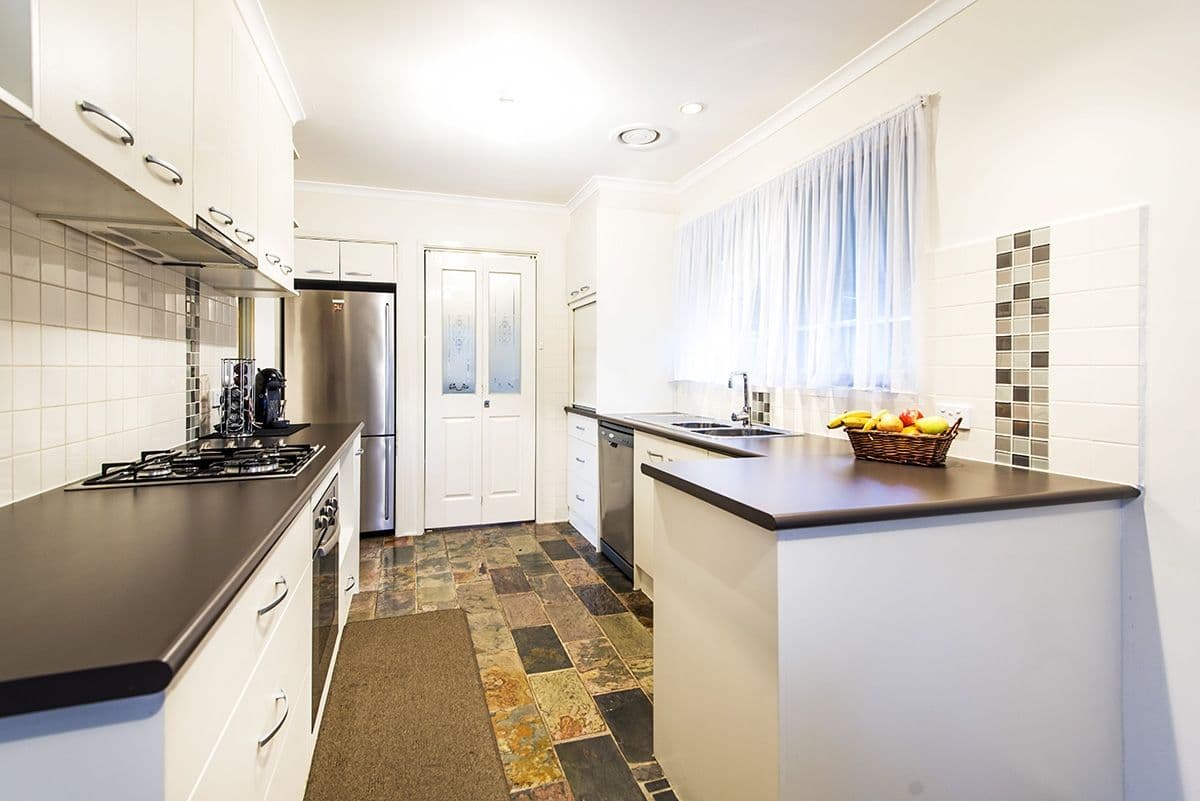 10 Borrowdale Court, Mill Park VIC 3082, Mill Park - Thumbnail 3