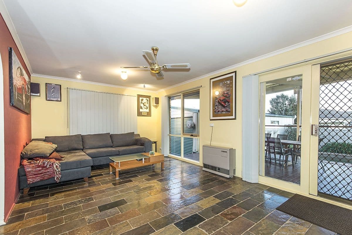 10 Borrowdale Court, Mill Park VIC 3082, Mill Park - Thumbnail 4
