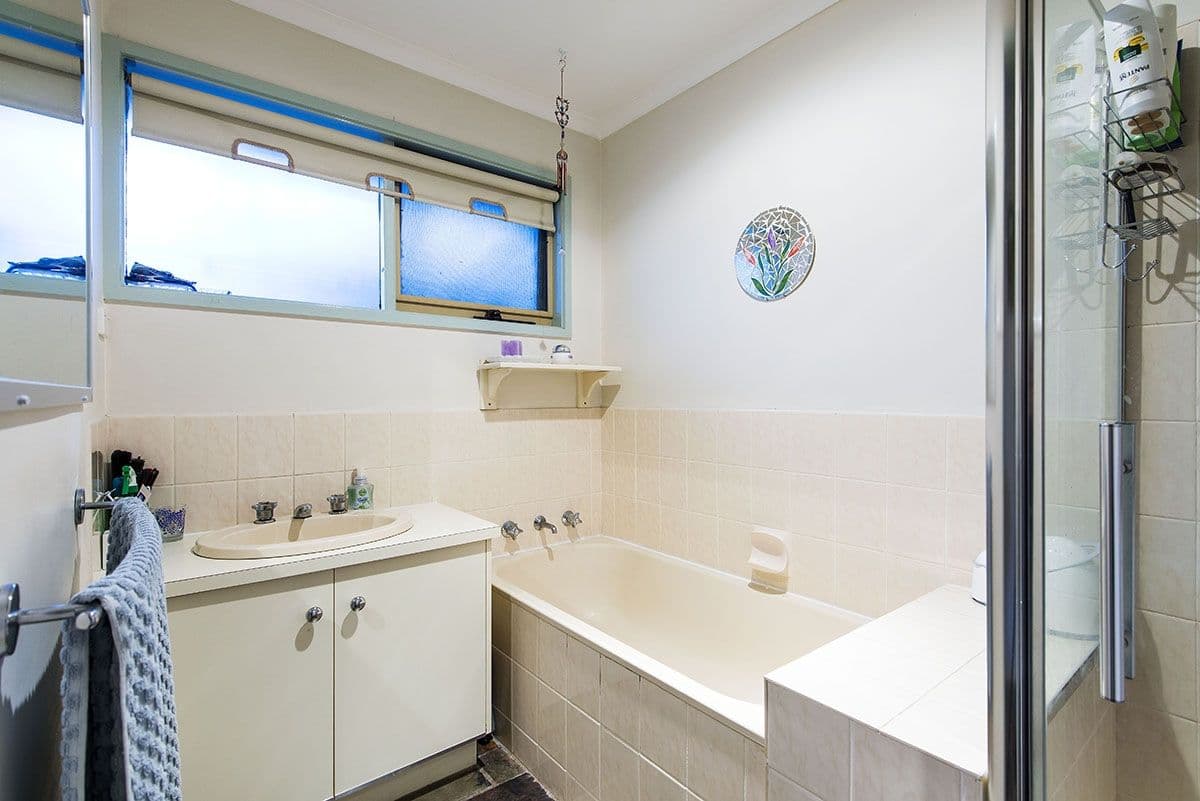 10 Borrowdale Court, Mill Park VIC 3082, Mill Park - Thumbnail 7