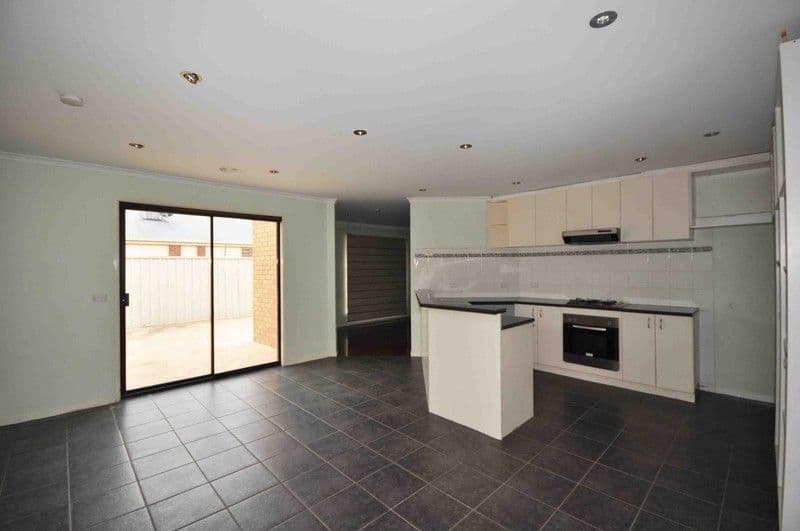2 Paginton Crescent, Elizabeth East, SA, 5112, Elizabeth East - Thumbnail 2