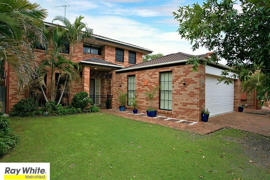 15 Abel Smith Crescent, MOUNT OMMANEY QLD 4074, Mount Ommaney - Thumbnail 2