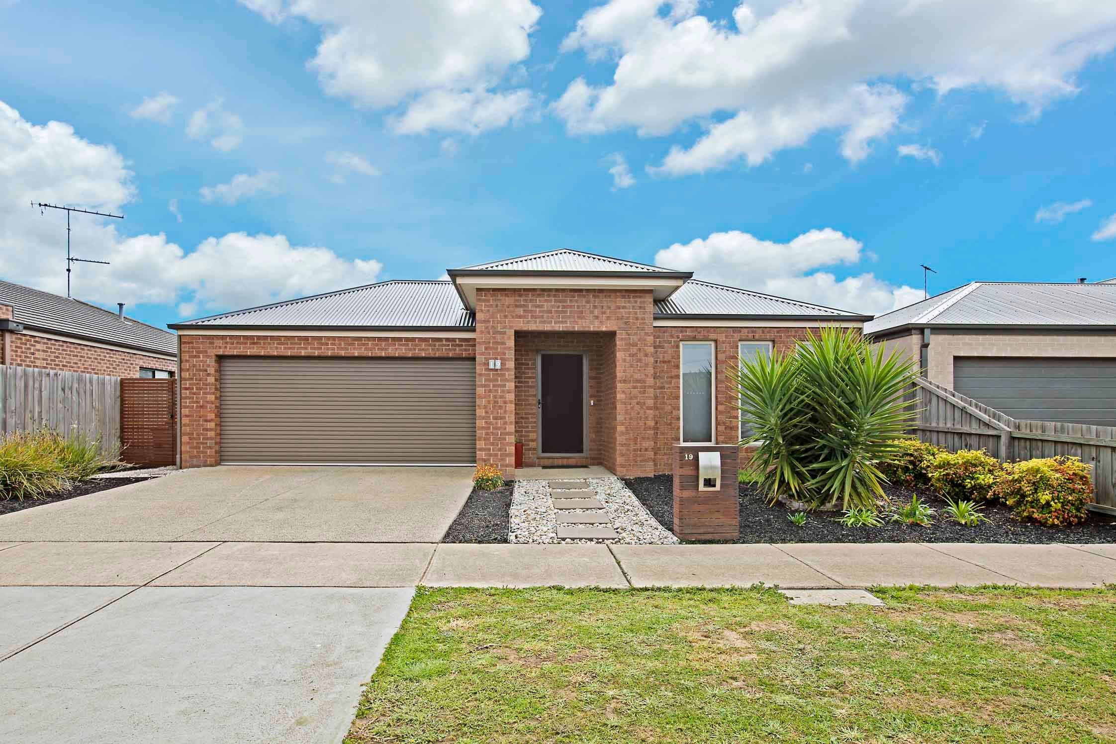 19 Clementine Court, Grovedale VIC 3216, Grovedale - Thumbnail 2