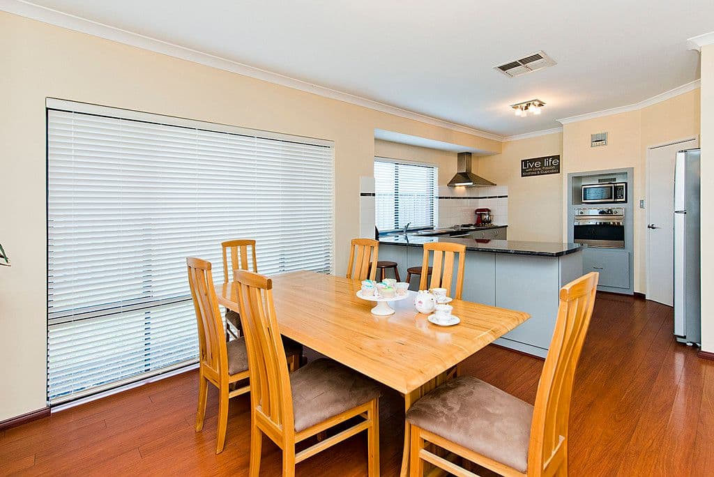 1/16 Errol Avenue, Paradise Point QLD 4216, Paradise Point - Thumbnail 2