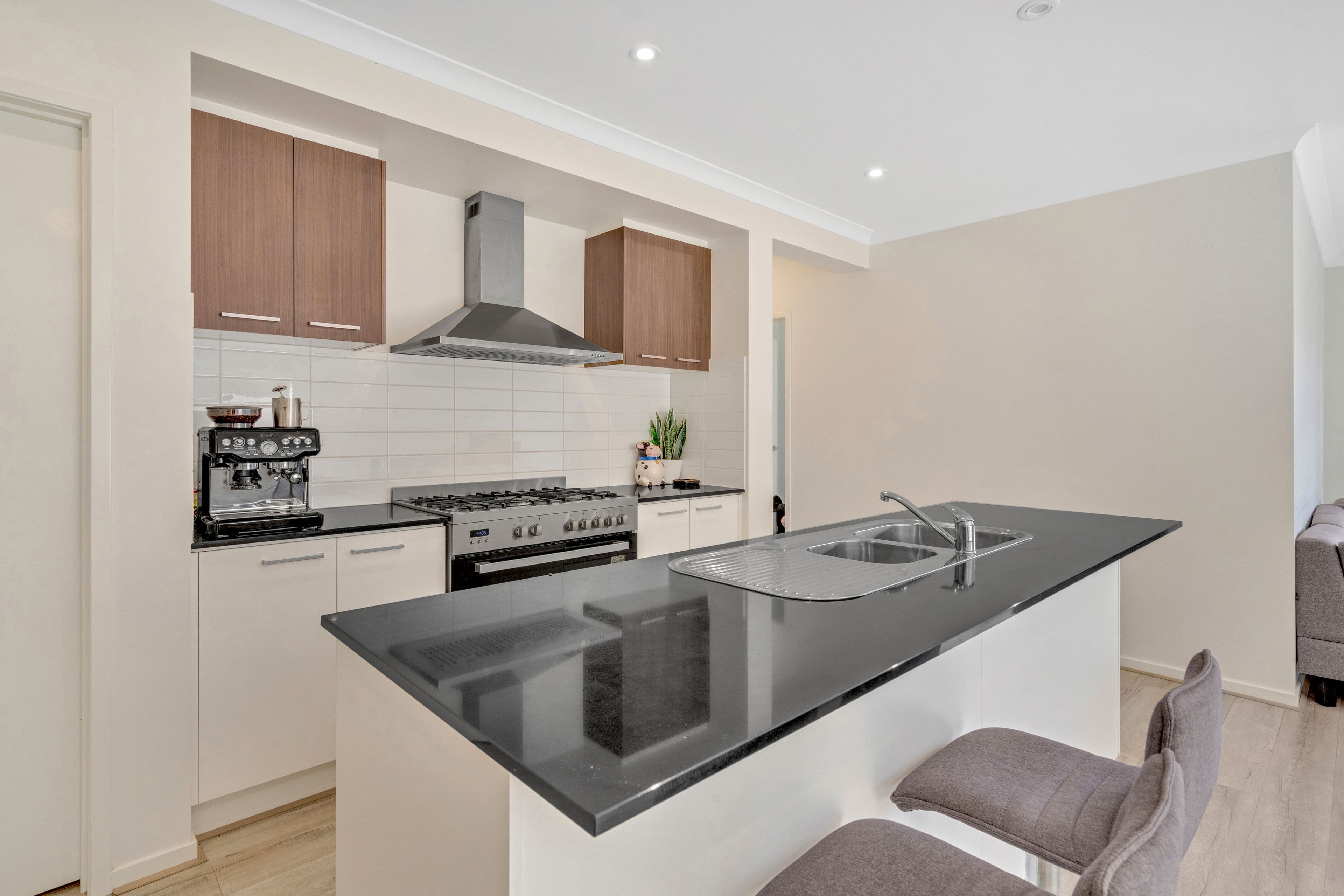 15 Pioneer Street, Craigieburn VIC 3064, Craigieburn - Thumbnail 5