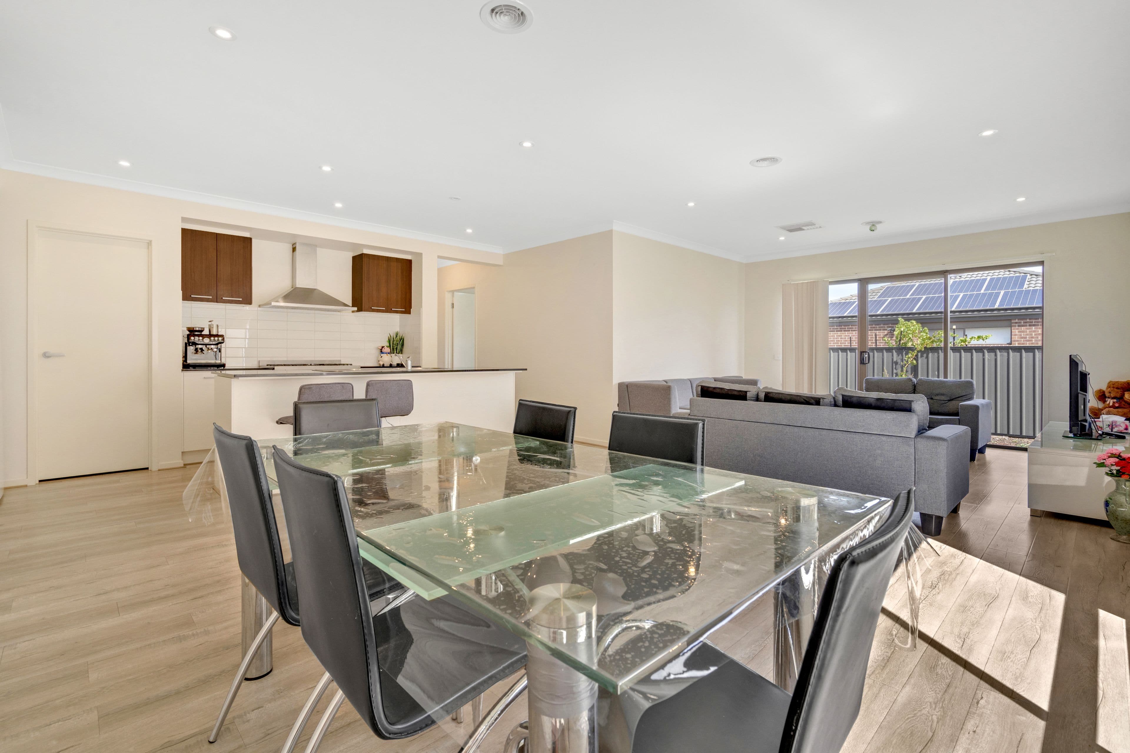 15 Pioneer Street, Craigieburn VIC 3064, Craigieburn - Thumbnail 6