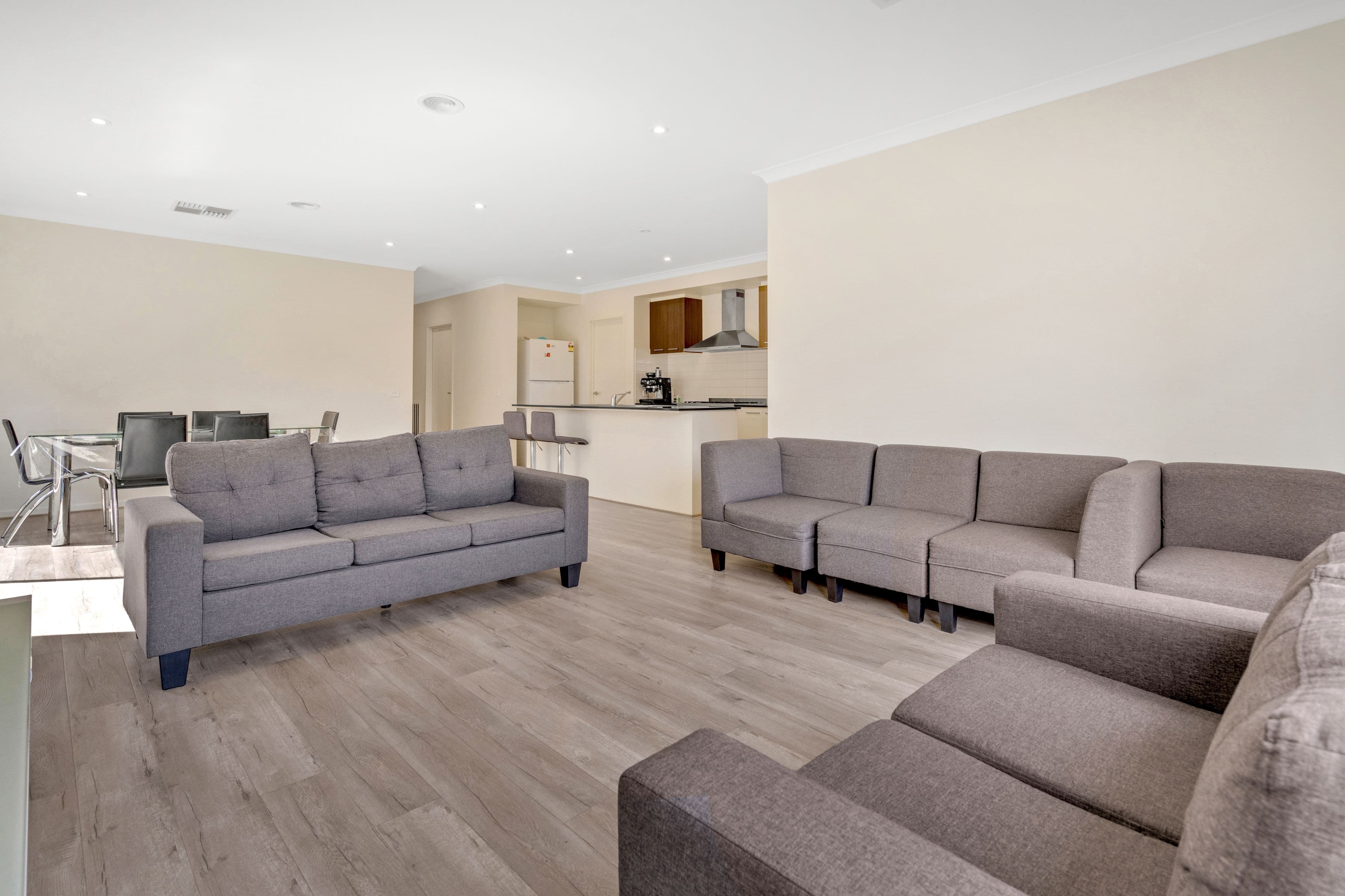 15 Pioneer Street, Craigieburn VIC 3064, Craigieburn - Thumbnail 8