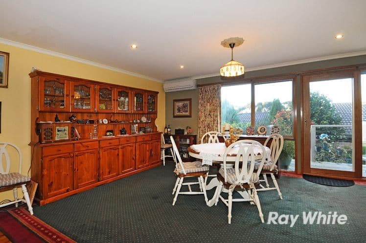 10 Tarrangower Place, Berwick VIC 3806, Berwick - Thumbnail 3
