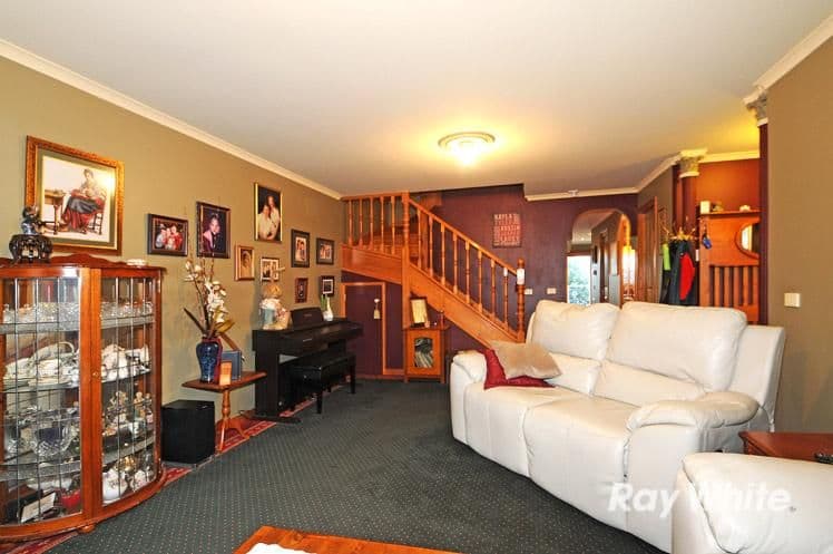 10 Tarrangower Place, Berwick VIC 3806, Berwick - Thumbnail 4